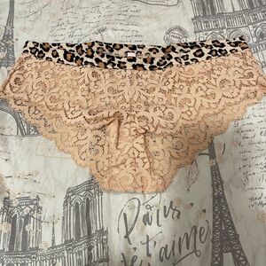 Victoria Secret Body by Victoria Hiphugger Leopard Trim Lace Panty size M